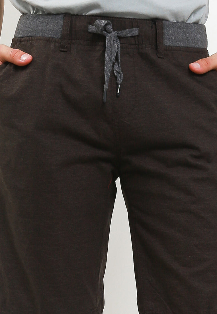 TRIPLE Celana Pendek Chinos Stretch (334 848 DGR)- Dark Grey