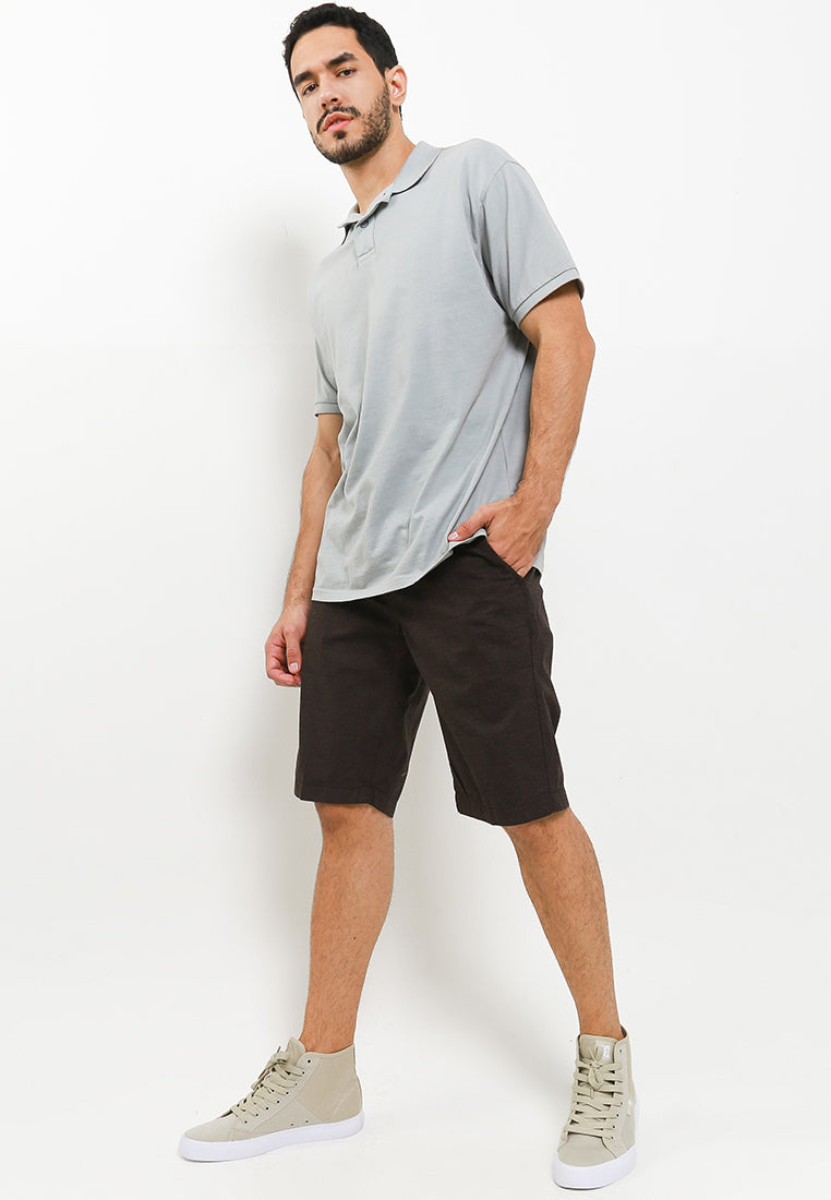 TRIPLE Celana Pendek Chinos Stretch (334 848 DGR)- Dark Grey