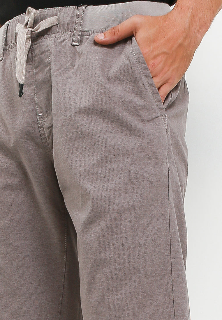 TRIPLE Celana Pendek Chinos Stretch (334 848 LGR)- Light Grey