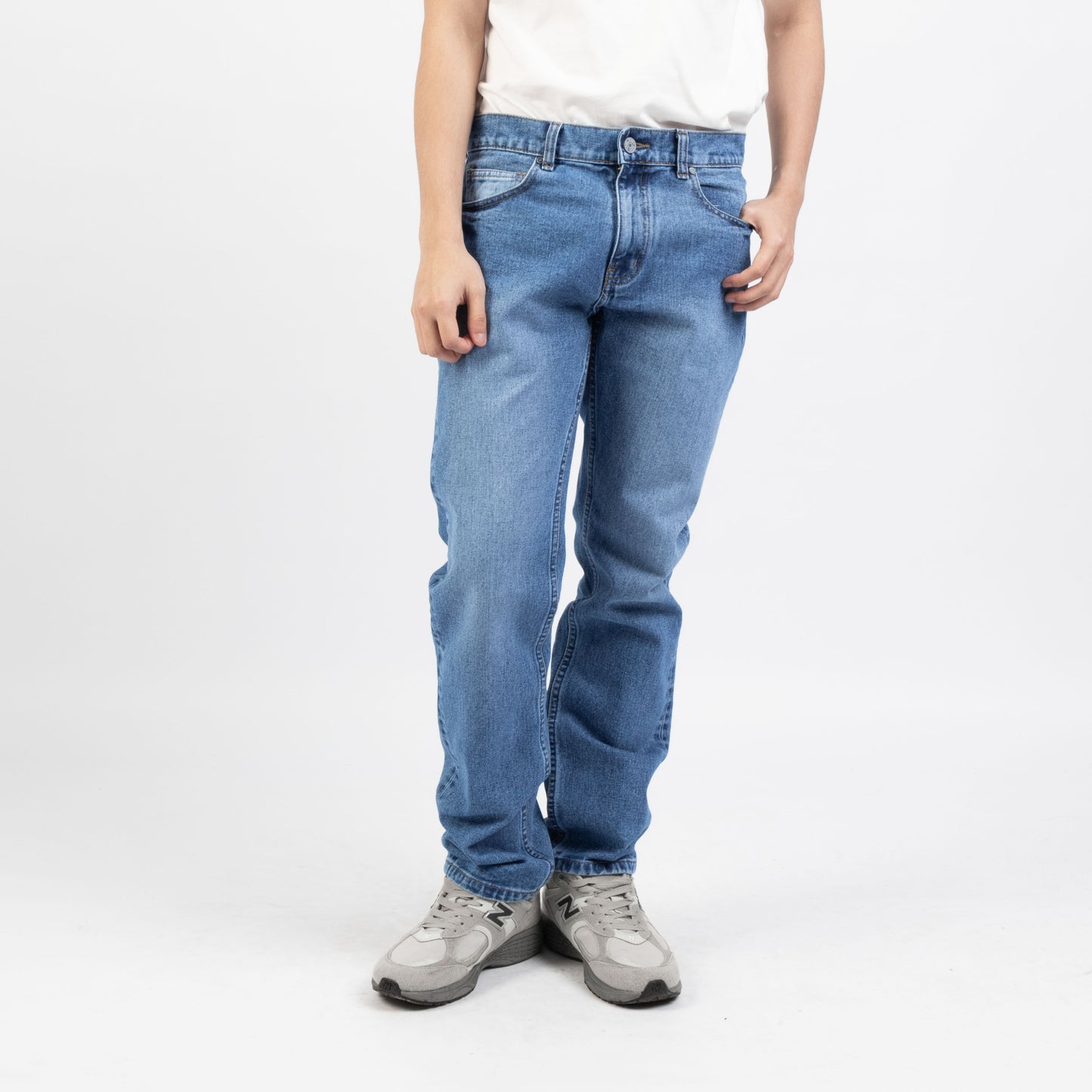 TRIPLE Celana Jeans Regular Slim Medium Wash Non Stretch (191 858 BWC)