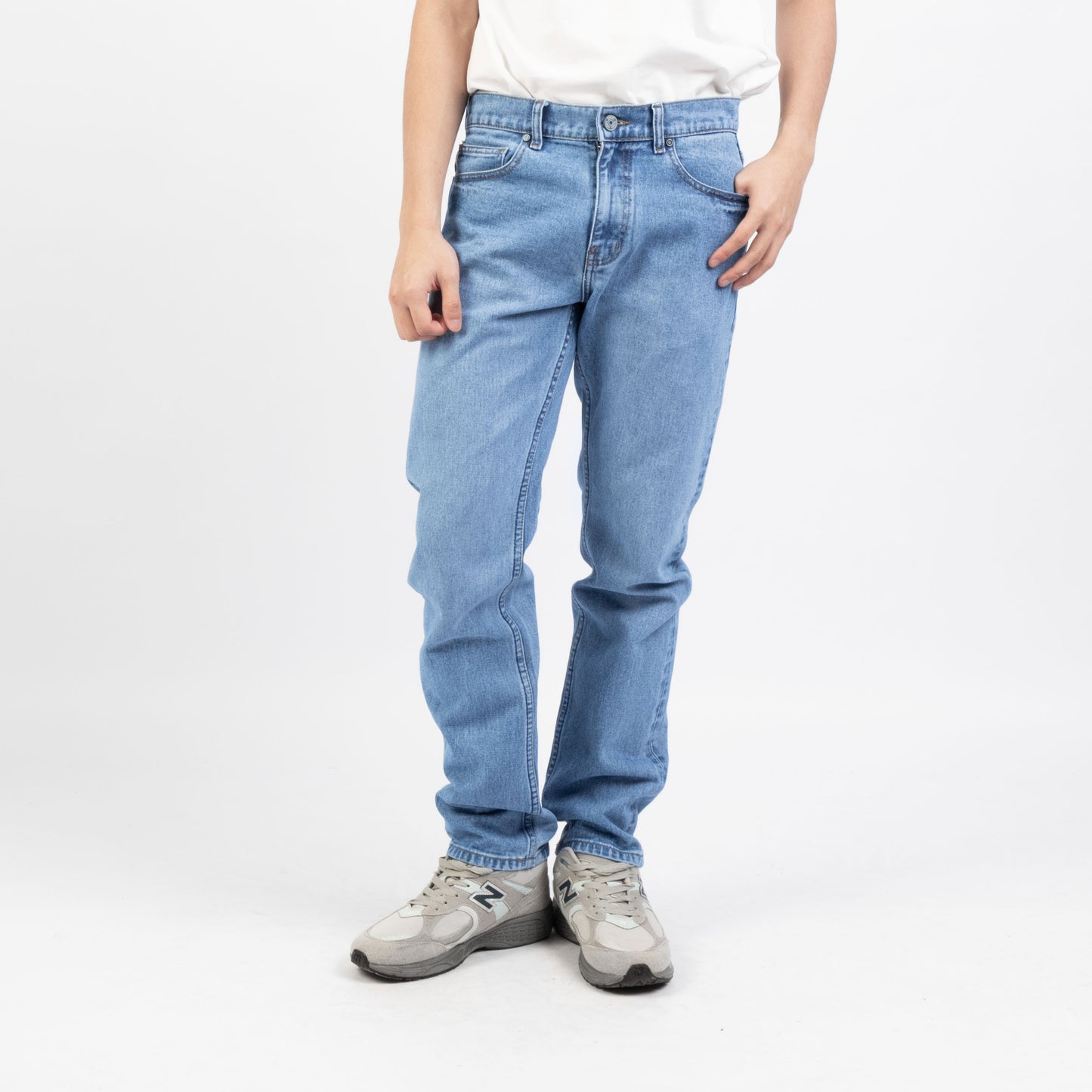 TRIPLE Celana Jeans Regular Slim Medium Wash Non Stretch (191 858 BWD)