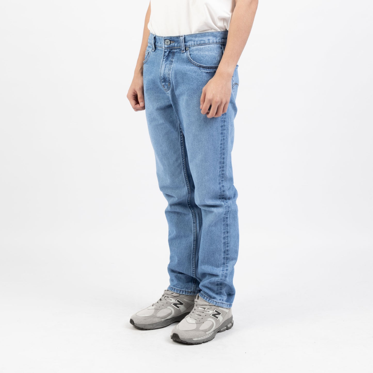 TRIPLE Celana Jeans Regular Slim Medium Wash Non Stretch (191 858 BWD)