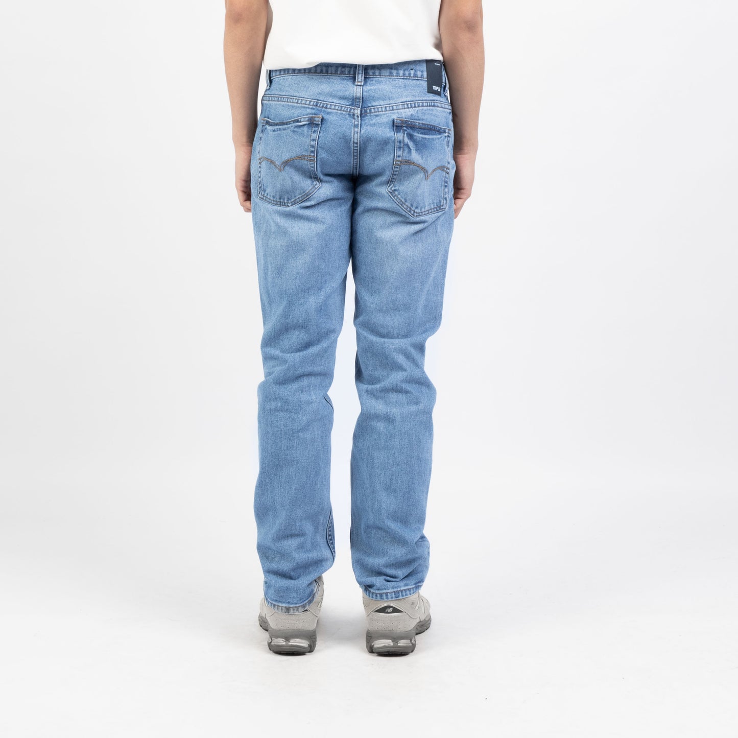 TRIPLE Celana Jeans Regular Slim Medium Wash Non Stretch (191 858 BWD)
