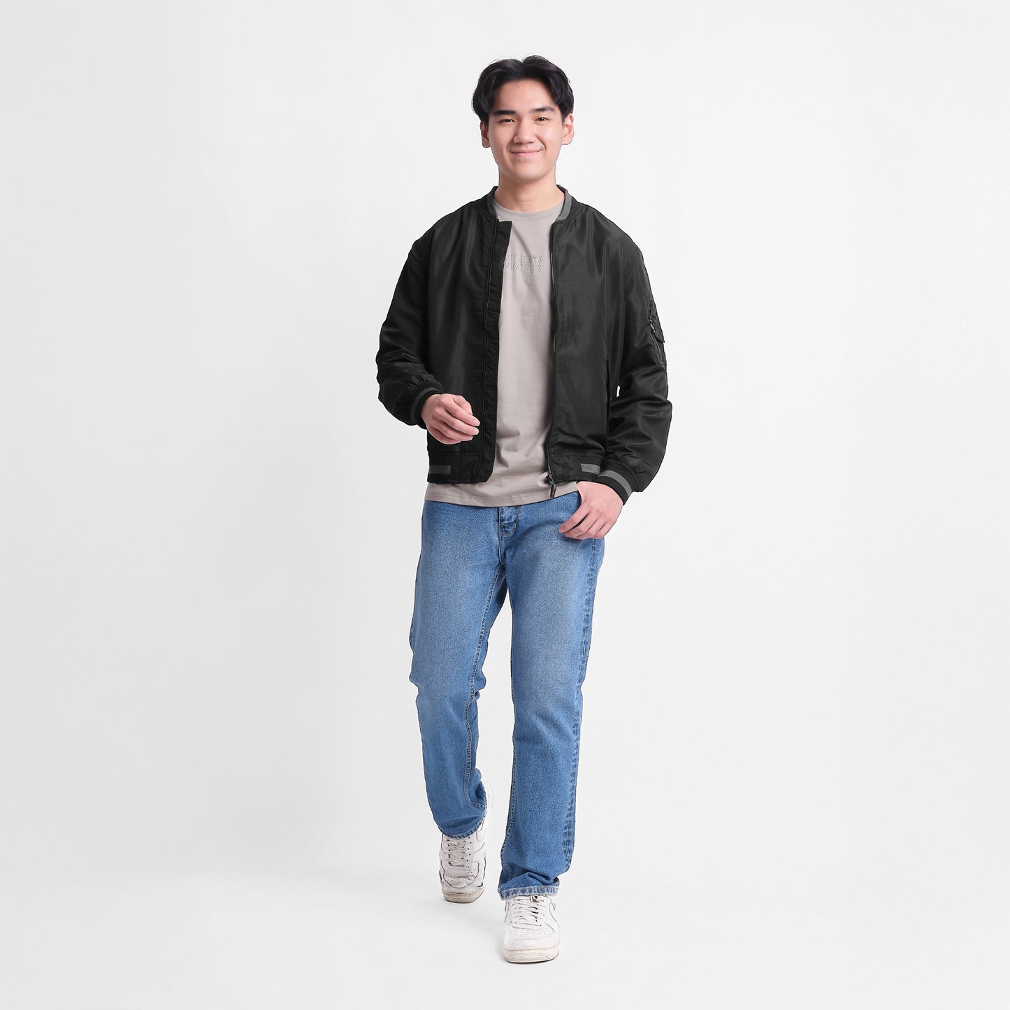 TRIPLE Jaket Bomber Parasut (JK PRS 535 10 BLK)