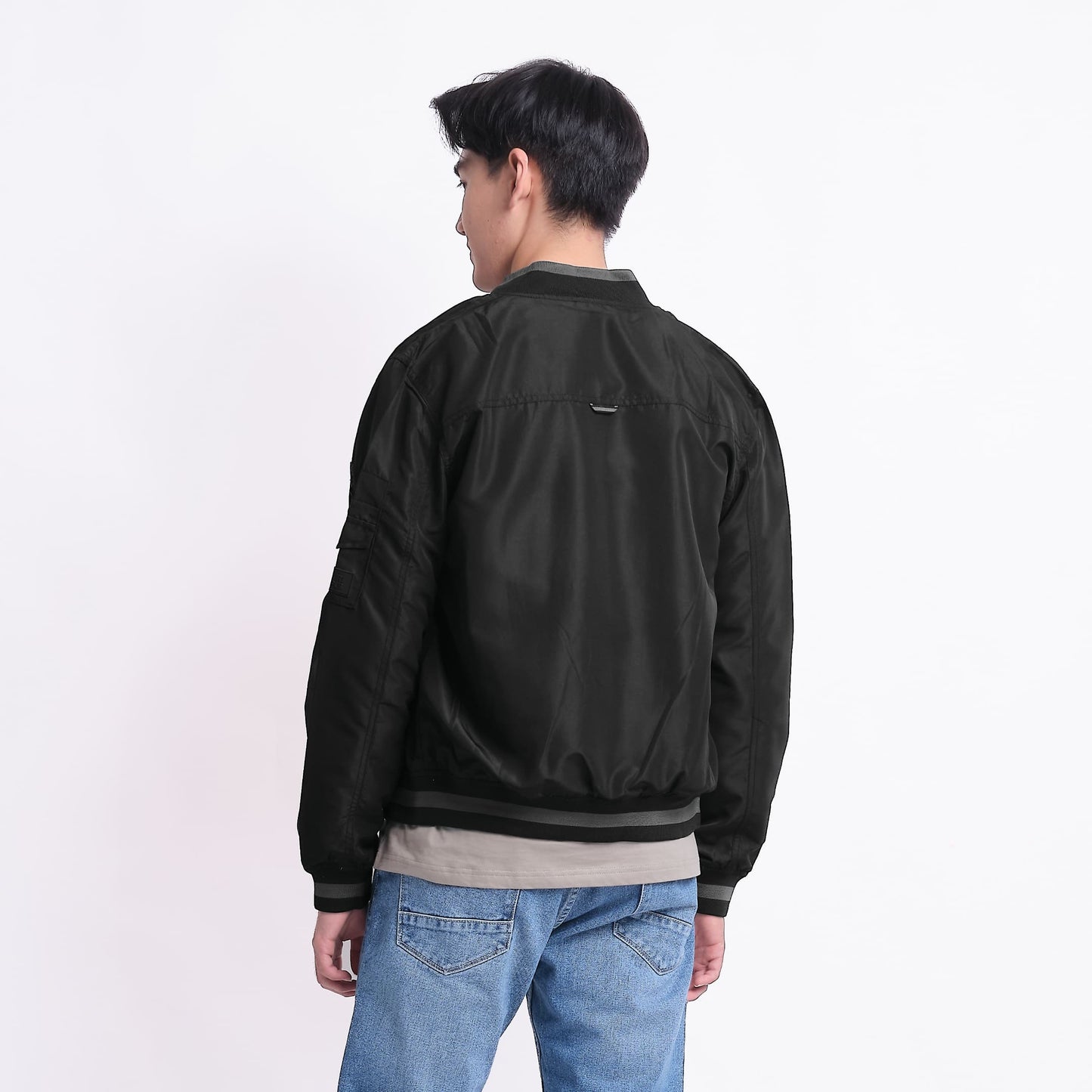 TRIPLE Jaket Bomber Parasut (JK PRS 535 10 BLK)