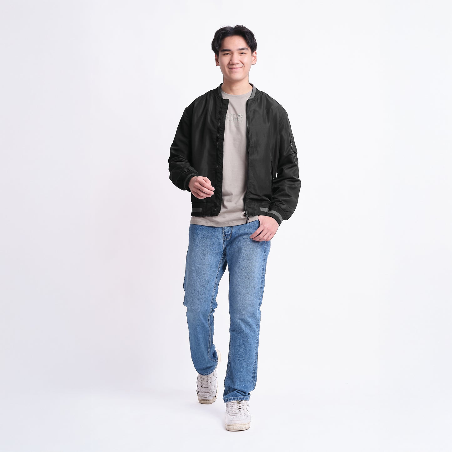 TRIPLE Jaket Bomber Parasut (JK PRS 535 10 BLK)