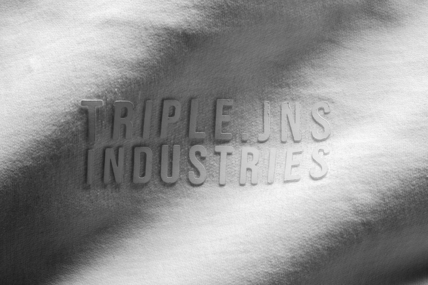 TRIPLE Sweatshirt Unisex (YSW 010 WHT)