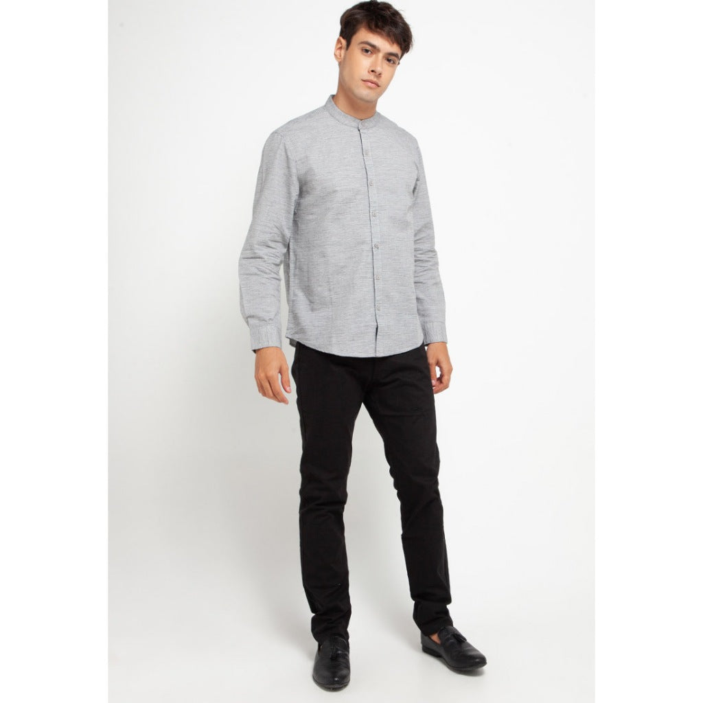 TRIPLE Kemeja Mandarin Panjang Reguler Fit (LS MC 559)