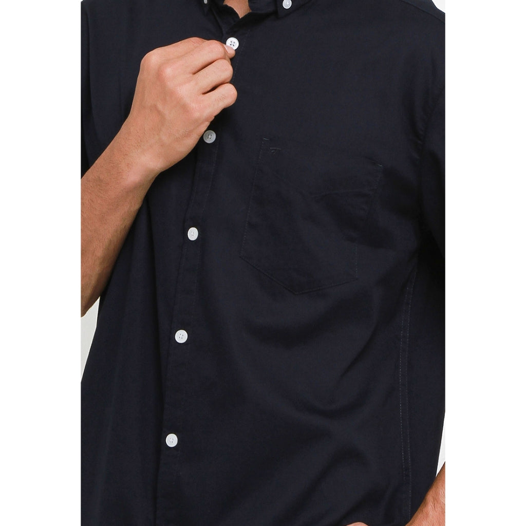 TRIPLE Kemeja Oxford Reguler Fit (SS 550)