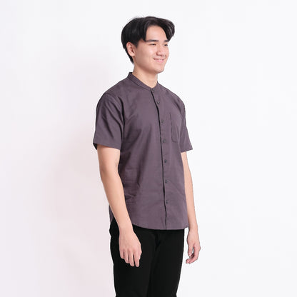 TRIPLE Kemeja Koko Reguler Fit (SS MC 556)