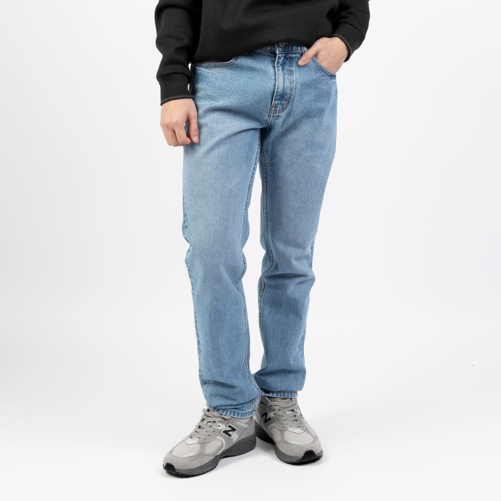 TRIPLE Celana Jeans Reguler Fit Non Stretch (369 888 02 BWC)