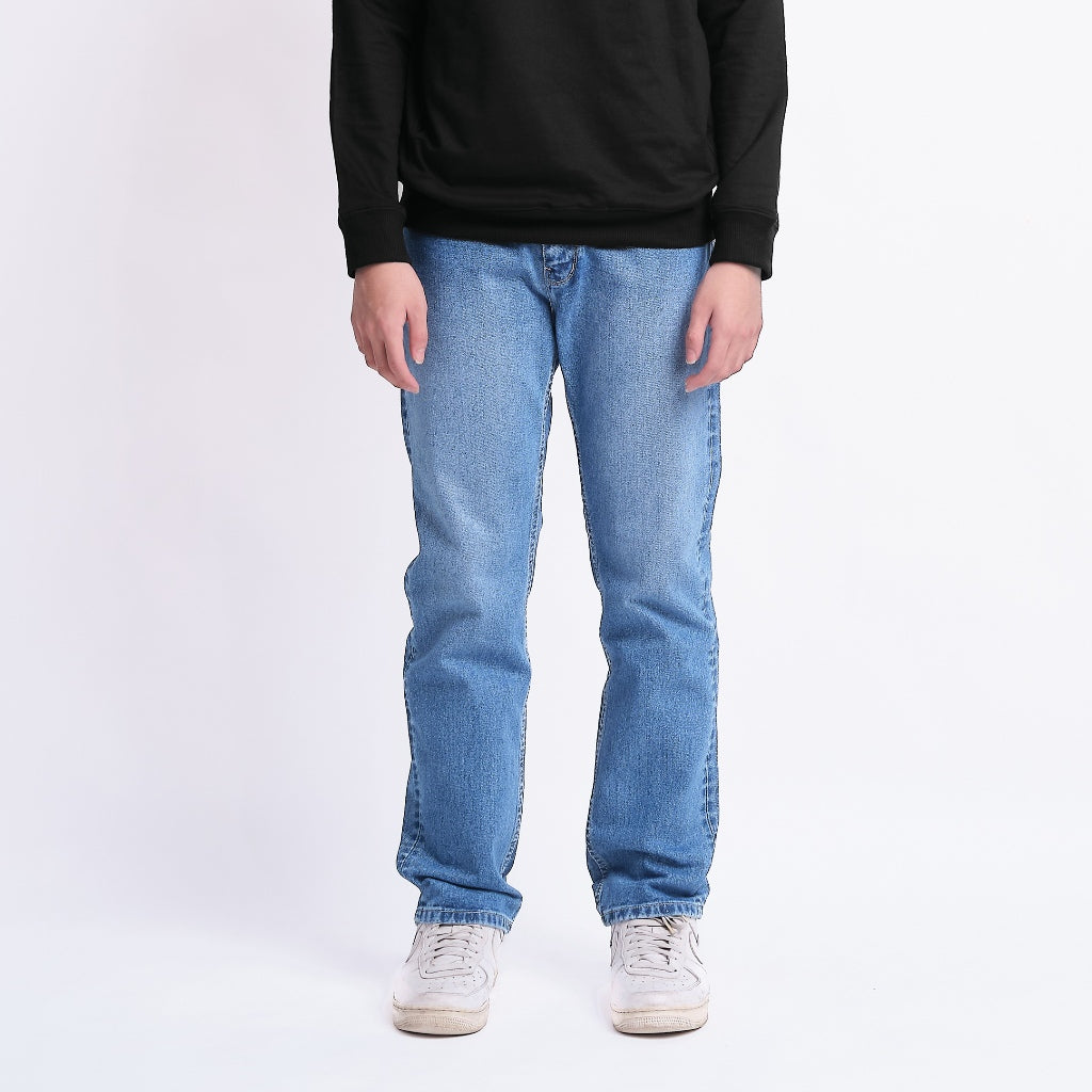 TRIPLE Celana Jeans Reguler Fit Non Stretch (369 888 02 BWD)